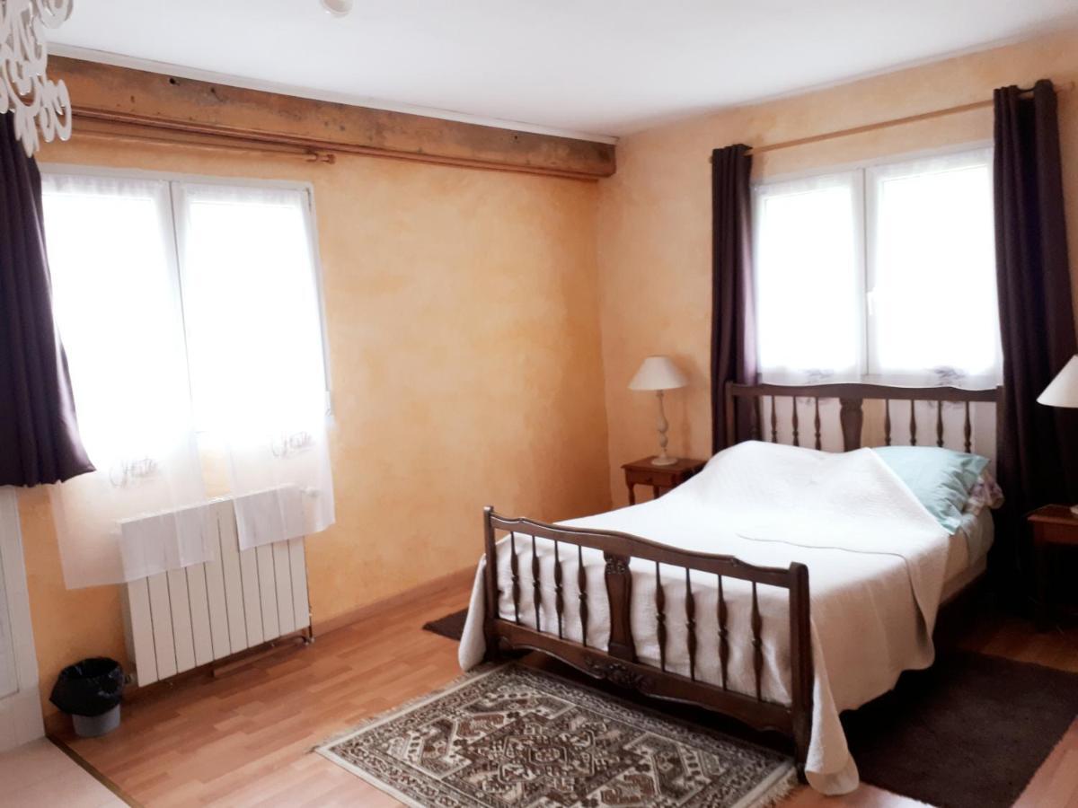 Chambres D'Hotes La Noyeraie Izeron エクステリア 写真